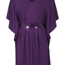 Rochie cu aplicaţie din paiete 