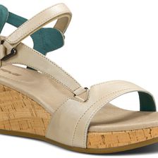 Teva Capri Wedge Pearlized Ivory