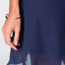 Rochie cu aplicaţie din paiete 