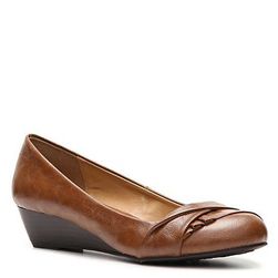 Incaltaminte Femei CL By Laundry Mackenzie Wedge Pump Cognac