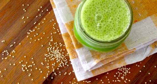 Cel mai sanatos mic dejun: smoothe cu quinoa, kale si lapte de migdale!