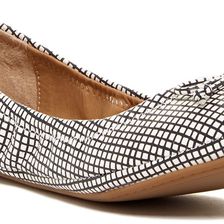 Lucky Brand Eadda Flat - Wide Width Available BLACK WHITE