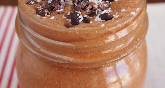 Cel mai sanatos smoothie cu gust de caramel si ciocolata! Prepara-l la micul dejun!