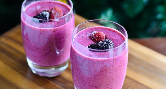 Smoothie mov pentru micul dejun! Delicios si plin de antioxidanti! Uite cum se prepara!
