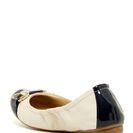 Incaltaminte Femei Tahari Gloria Cap Toe Flat IVORY-INDIGO