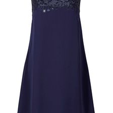 Rochie cu aplicaţie din paiete 