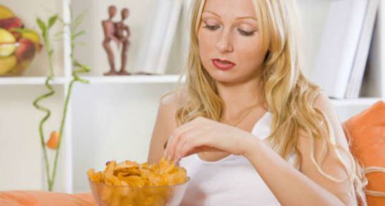 Mananci aceste alimente? Iti cresc grav riscul de depresie!