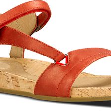 Teva Capri Universal Pearlized Red