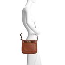 Accesorii Femei Kelly Katie Kelly Katie Elaina Croc Trim Crossbody Bag Cognac
