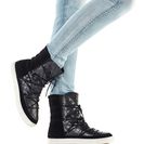 Cizmulițe cu șireturi 