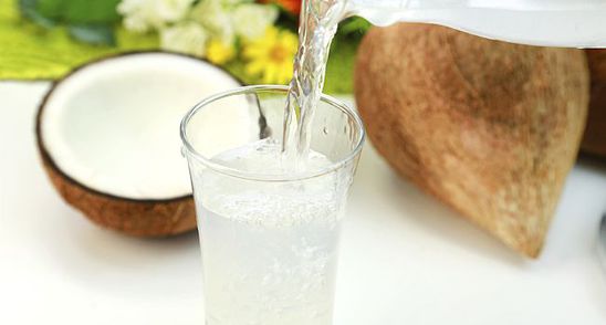 Foarte tare! Ce ti se intampla daca bei apa de cocos timp de 7 zile, pe stomacul gol