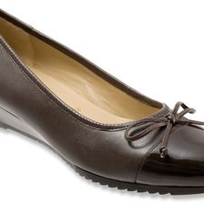 Trotters Lilly Mocha Soft Waxy Tumbled Leather/Patent
