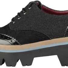 Ana Lublin Lydia Black