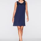 Rochie cu aplicaţie din paiete 