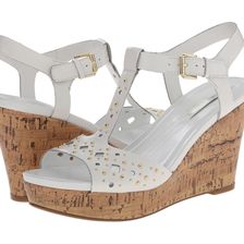 Naturalizer Riley White