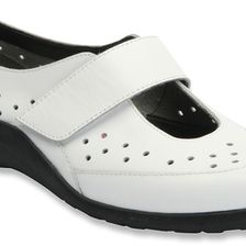 Ros Hommerson Nevaeh White