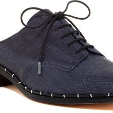 Pour La Victoire Felix Slip-On Oxford NAVY TEXTURED LEATHER