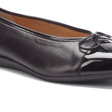 ara Bella Black Nappa W/ Patent Tip
