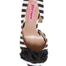 Incaltaminte Femei Betsey Johnson Aidenn Floral Half dOrsay Pump BLK-WHITE