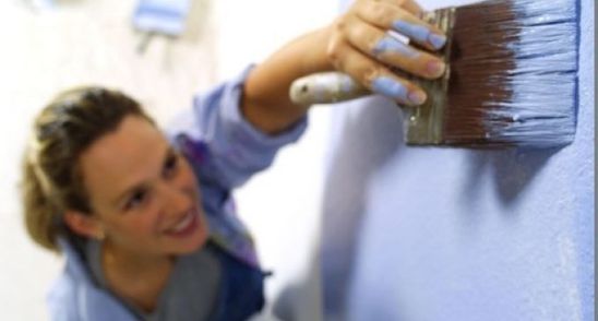 Vrei sa dai cu vopsea in casa? Cum sa economisesti bani si timp
