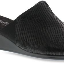 Walking Cradles Nestle Black Patent/Lizard Print