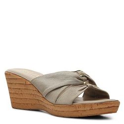 Incaltaminte Femei Italian Shoemakers Grayson Wedge Sandal Beige