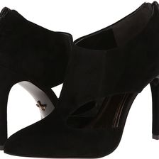 Pour La Victoire Zina Black