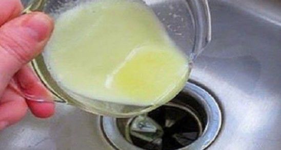 Desfunda chiuveta si elimina mirosul neplacut printr-un TRUC simplu