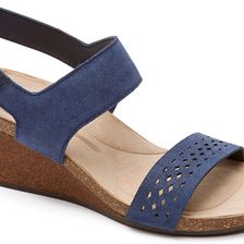 Rockport Total Motion Taja Perf Quarter Strap Deep Ocean Cas Suede
