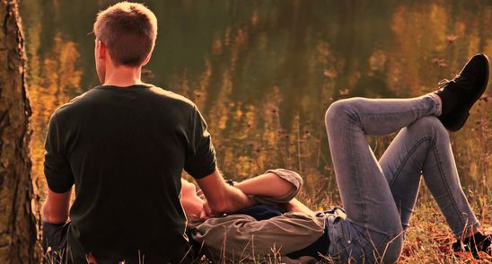 Acestea sunt cele mai relaxate zodii intr-o relatie. Te simti cel mai bine cu ele