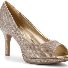 Bandolino Supermodel Gold Glamour