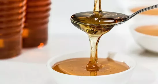 Ingredientul natural care amelioreaza tusea la copii. Ai nevoie de 10 grame in fiecare seara