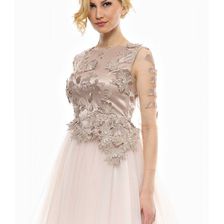 Rochie roz, cu bust din dantela brodata, cu flori si fusta din tulle, Emily G