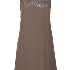 Rochie cu aplicaţie din paiete 