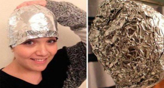 Truc genial! Si-a pus folie de aluminiu pe par dupa ce si-a spalat parul! Trebuie sa vezi ce lucru uimitor i s-a intamplat!