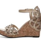 Incaltaminte Femei Adrienne Vittadini Chavi Wedge Sandal Gold 