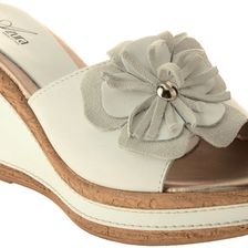 Azura Narcisse White