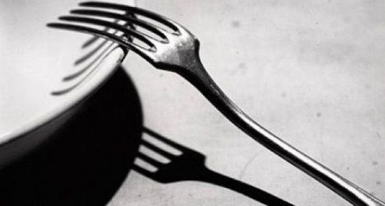 Dieta cu furculita te scapa de kilogramele in plus. In ce consta cura preferata a celebritatilor