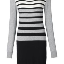 Rochie tricotată cu dungi 