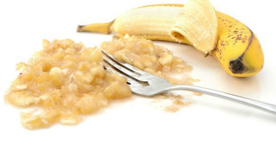 A amestecat o banana pasata cu doua ingrediente simple si a obtinut cel mai eficient remediu pentru tuse! Uite cum se prepara!