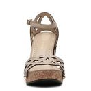 Incaltaminte Femei Adrienne Vittadini Chavi Wedge Sandal Gold 