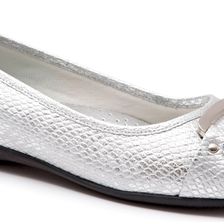 Trotters Sizzle Silver Snake Leather