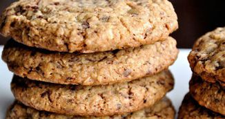 Cea mai usoara si sanatoasa reteta de biscuiti: ai nevoie de doua ingrediente si de 15 minute!